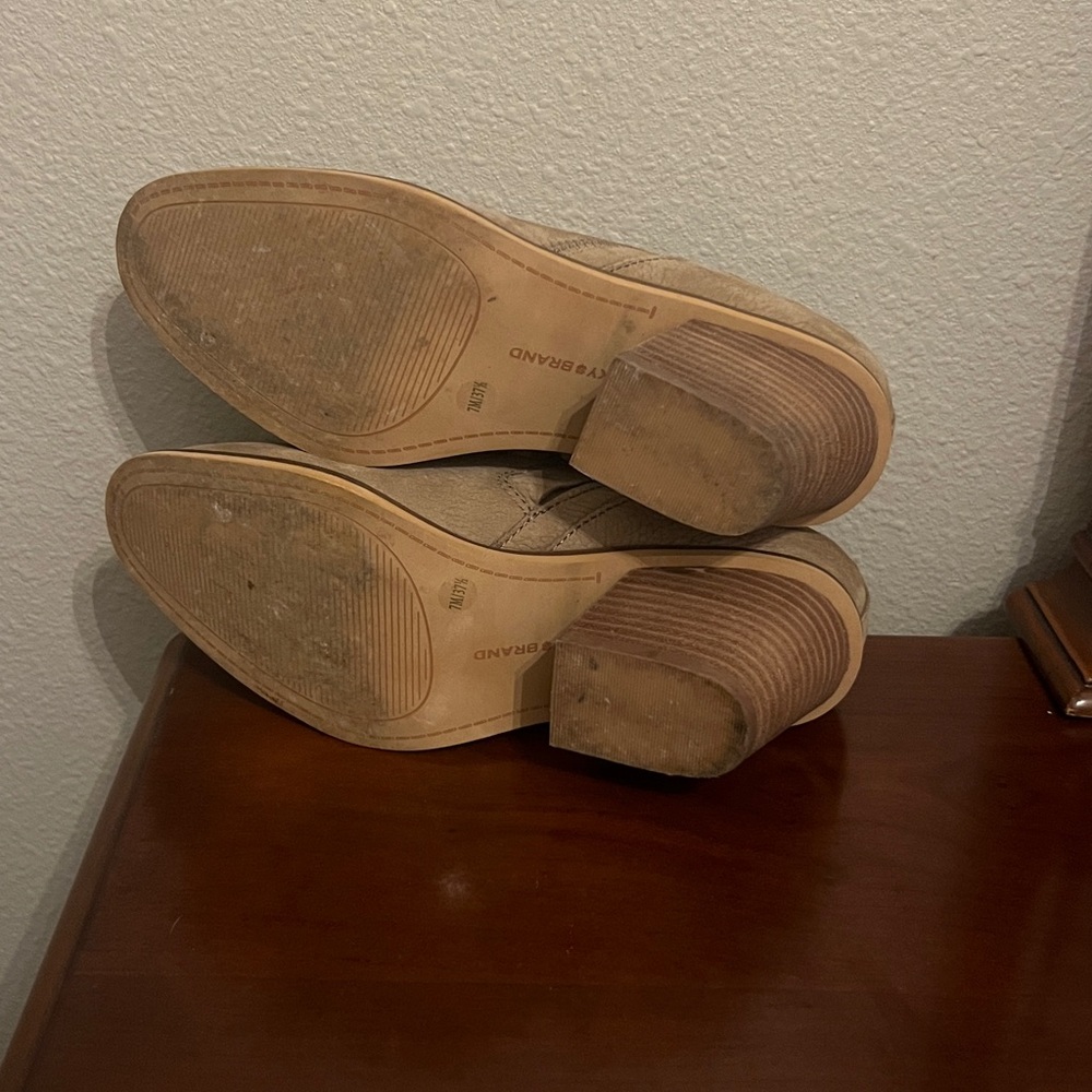 Lucky Brand Women’s Vennia Bootie-Taupe size:7 - Picture 8 of 11